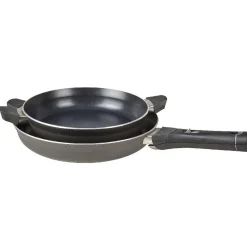 2 poêles et 1 poignée Pyrex