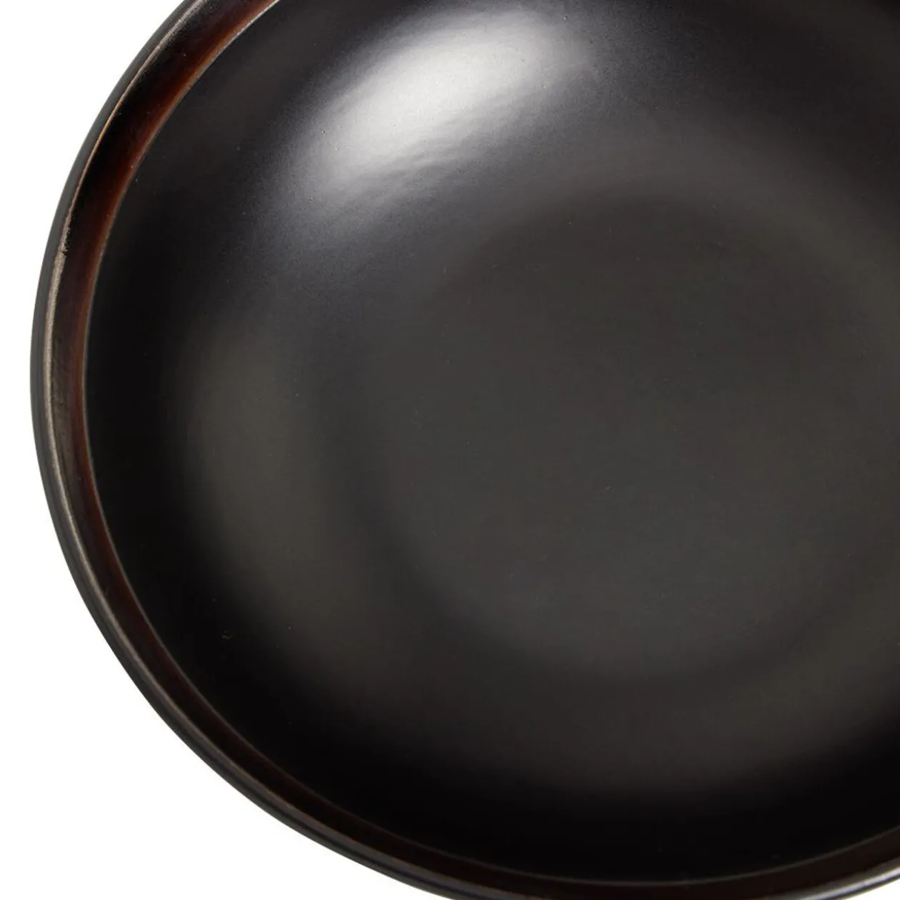 Assiette creuse en faïence avec liseré doré