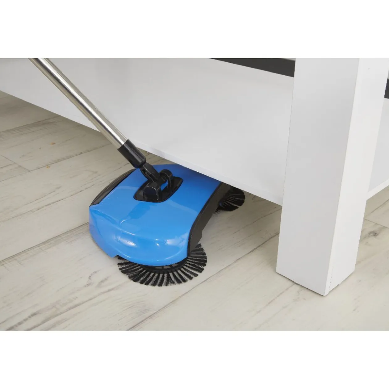 Balai magique ramasse miettes