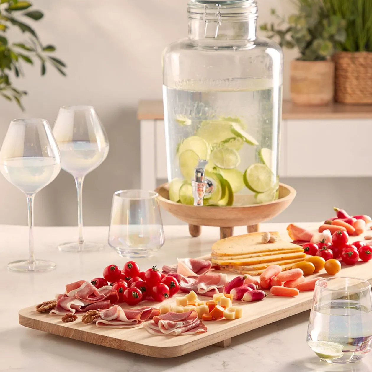 Distributeur de boisson transparent inscription relief 8 L