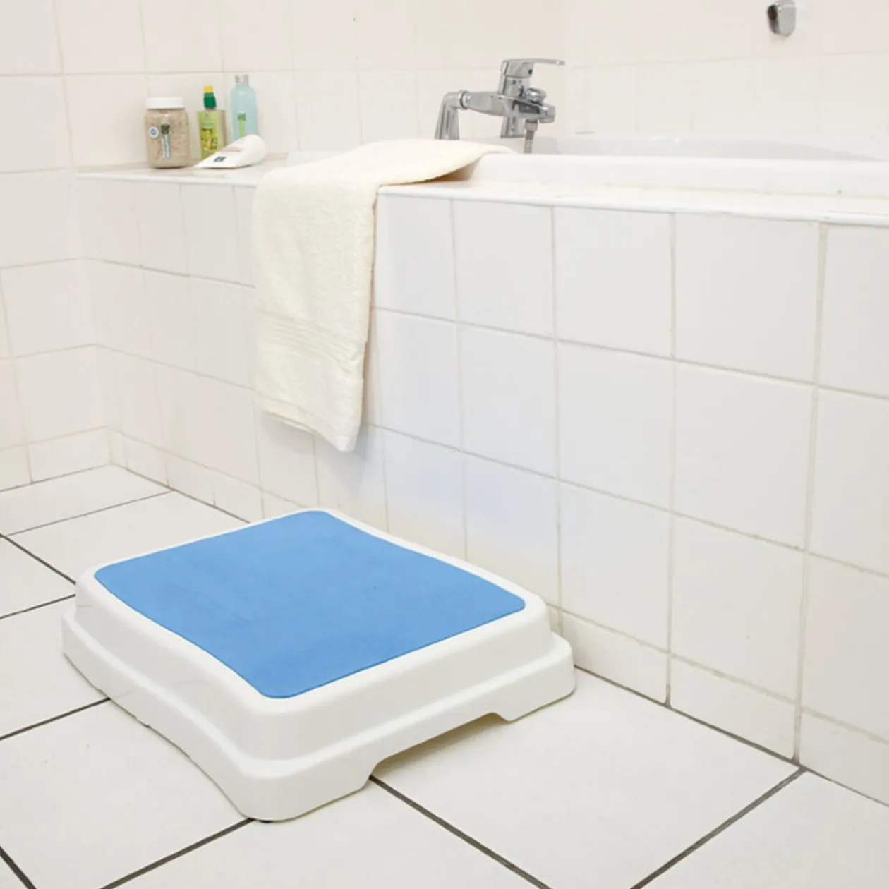 Marche de baignoire anti dérapante