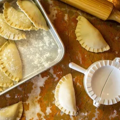 Moule à chaussons et raviolis x3