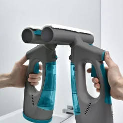 Nettoyeur pour vitres spray intégré