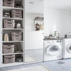 Panier de rangement en plastique noir ajouré 13 L