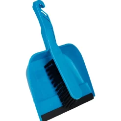 Pelle avec sa balayette en plastique