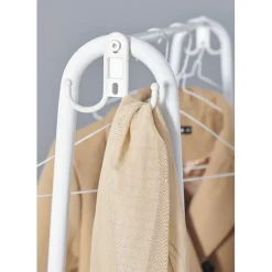 Portant vêtement simple blanc avec 2 tablettes