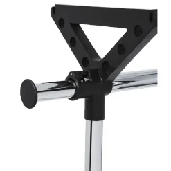 Portant vêtements à roulettes noir et gris