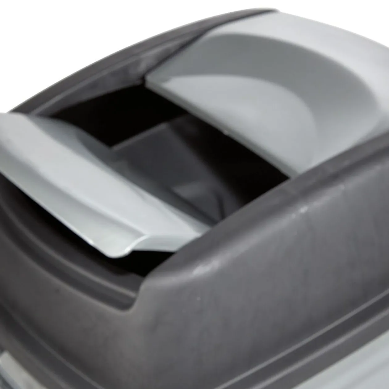 Poubelle de garage 70L sur 4 roulettes