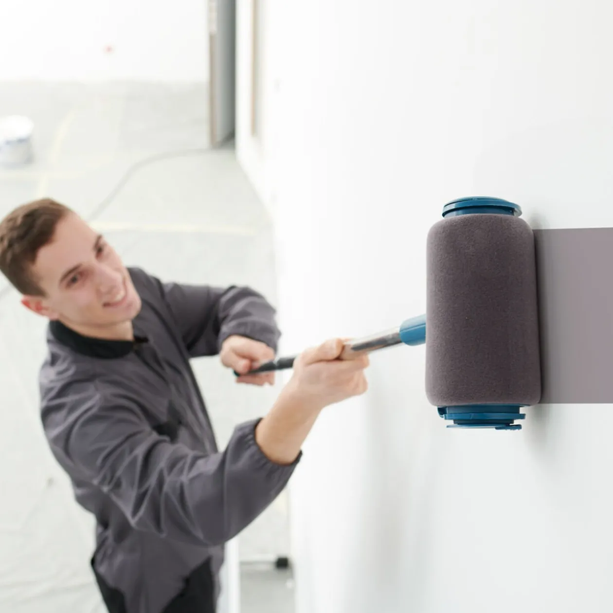 Rouleau de peinture magique et ses accessoires