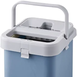 Seau essoreur avec balai plat pliable gris et bleu 8 L