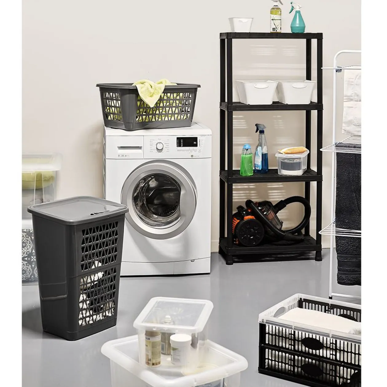 Étagère plastique noir 4 niveaux L60xl30xH138cm