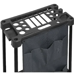 Étagère range-balai